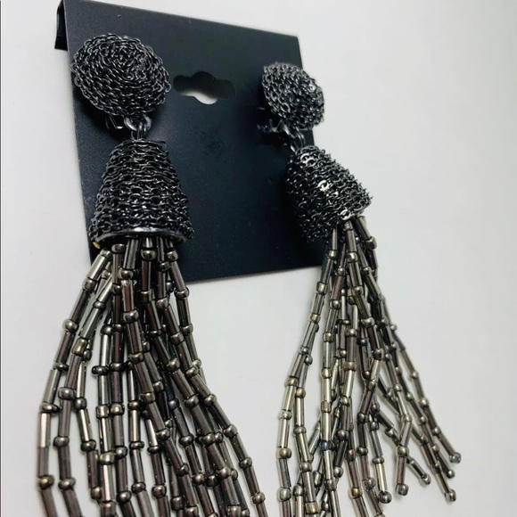 nOir Jewelry Tassel Clip On Earrings Metallic - Picture 2 of 3